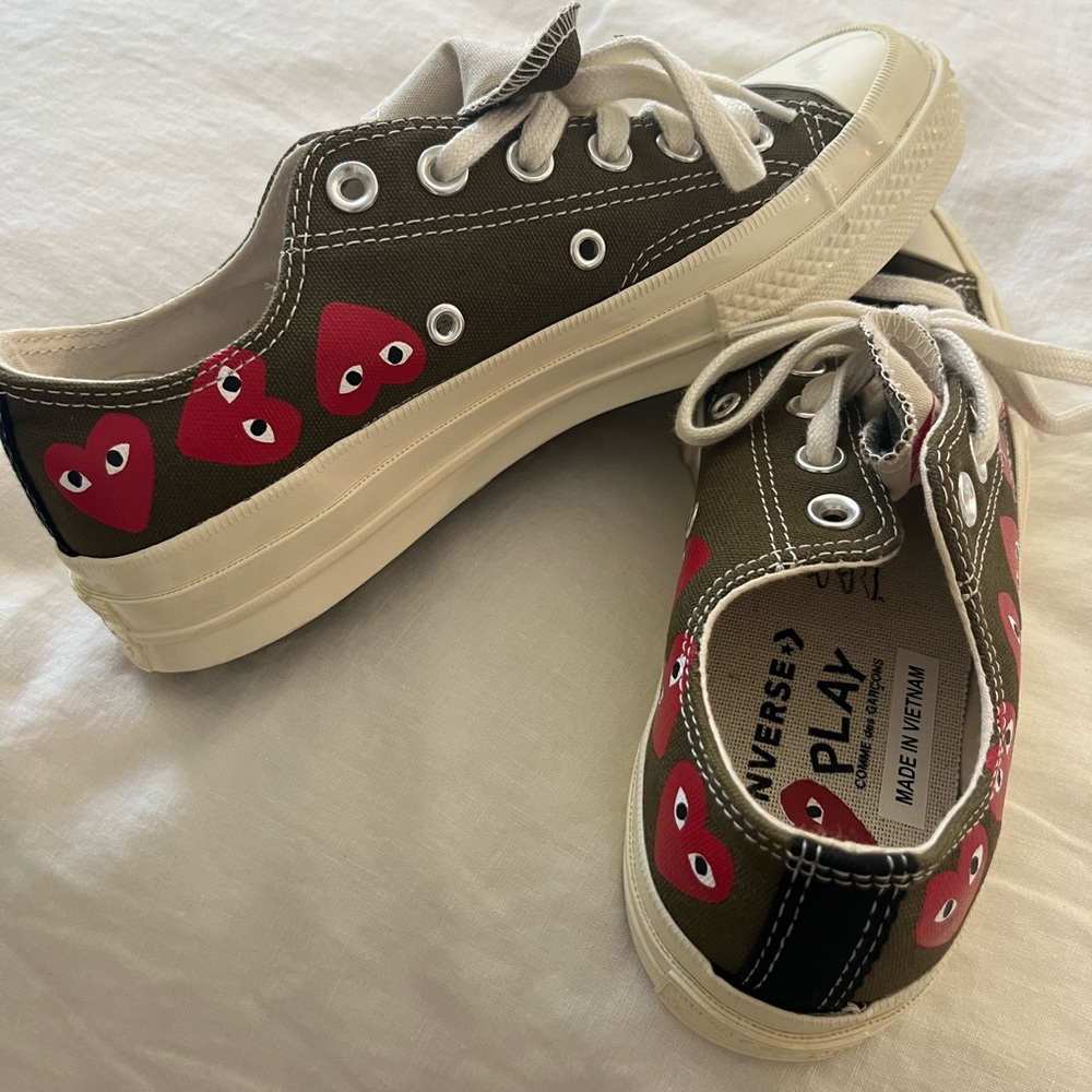 Comme des Garcons PLAY x Converse Sneakers NEW, never worn